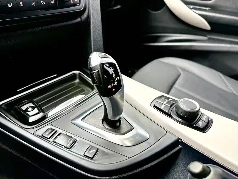 2014 BMW 3 Series 320Li Luxury Design Package — миниатюра 18