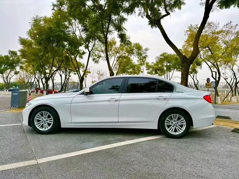 2014 BMW 3 Series 320Li Luxury Design Package — миниатюра 4