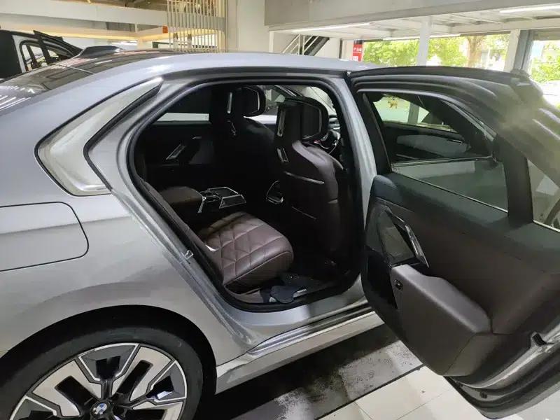 2023 BMW 7 Series 740Li Leading Luxury Package — миниатюра 12