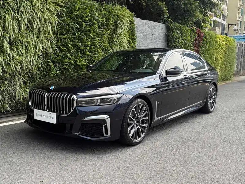 2021 BMW 7 Series 740Li Leading Edition M Sport Package — миниатюра 1