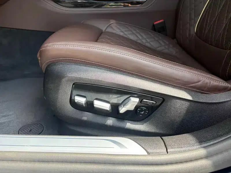 2021 BMW 7 Series 740Li Leading Edition M Sport Package — миниатюра 16