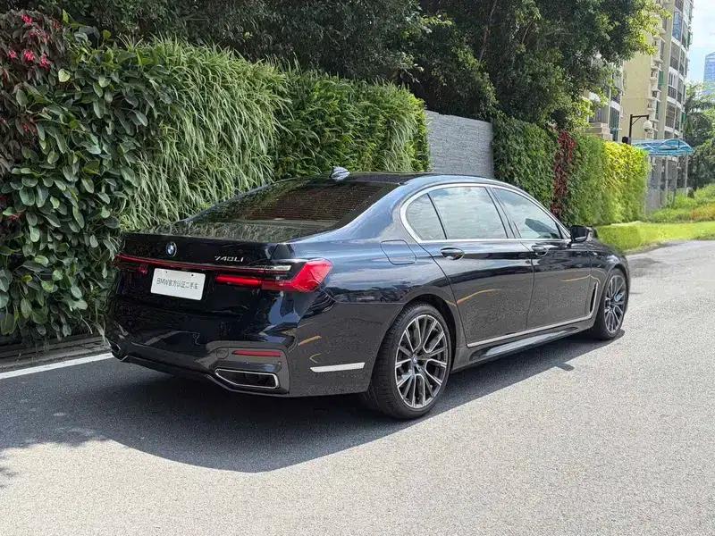 2021 BMW 7 Series 740Li Leading Edition M Sport Package — миниатюра 5