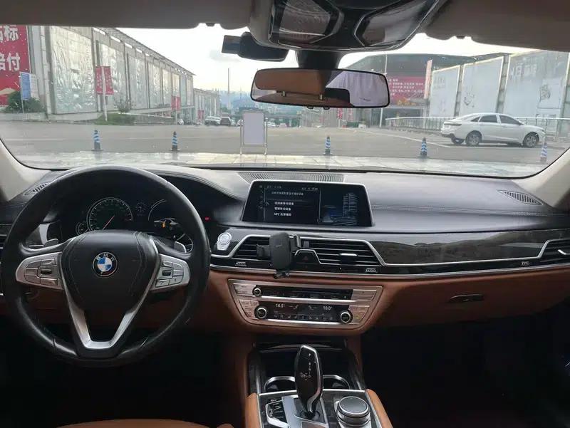 2016 BMW 7 Series 740Li Leading Edition — миниатюра 12