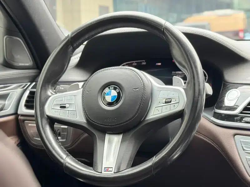 2021 BMW 7 Series 740Li Leading Edition M Sport Package — миниатюра 13