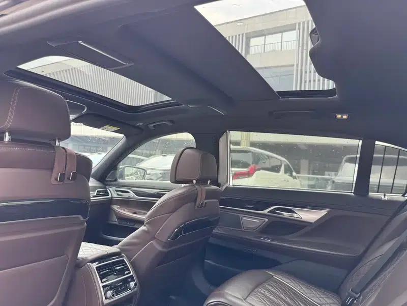 2021 BMW 7 Series 740Li Leading Edition M Sport Package — миниатюра 18
