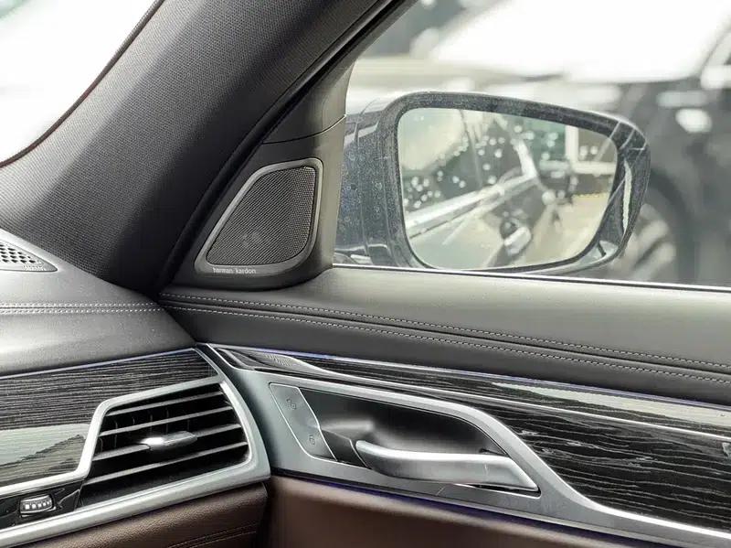 2021 BMW 7 Series 740Li Leading Edition M Sport Package — миниатюра 5