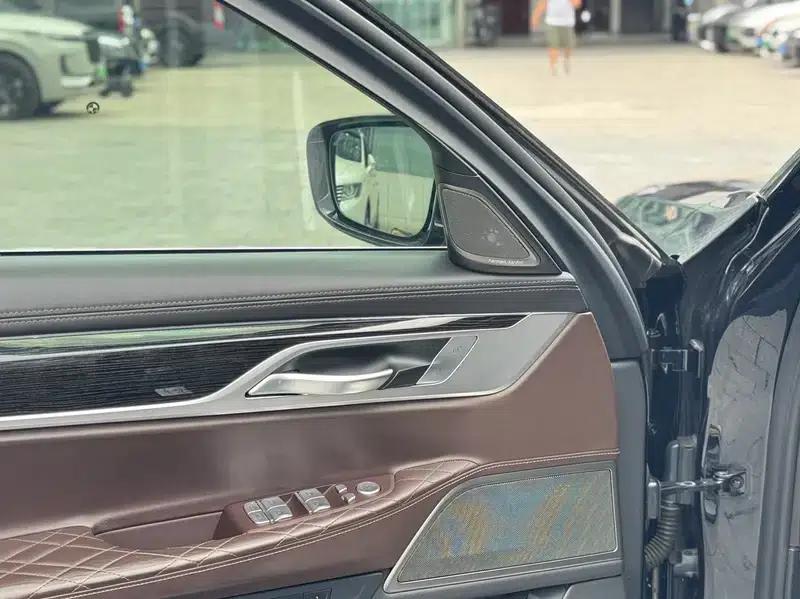 2021 BMW 7 Series 740Li Leading Edition M Sport Package — миниатюра 7