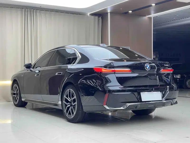 2023 BMW 7 Series 735Li M Sport Package — миниатюра 4