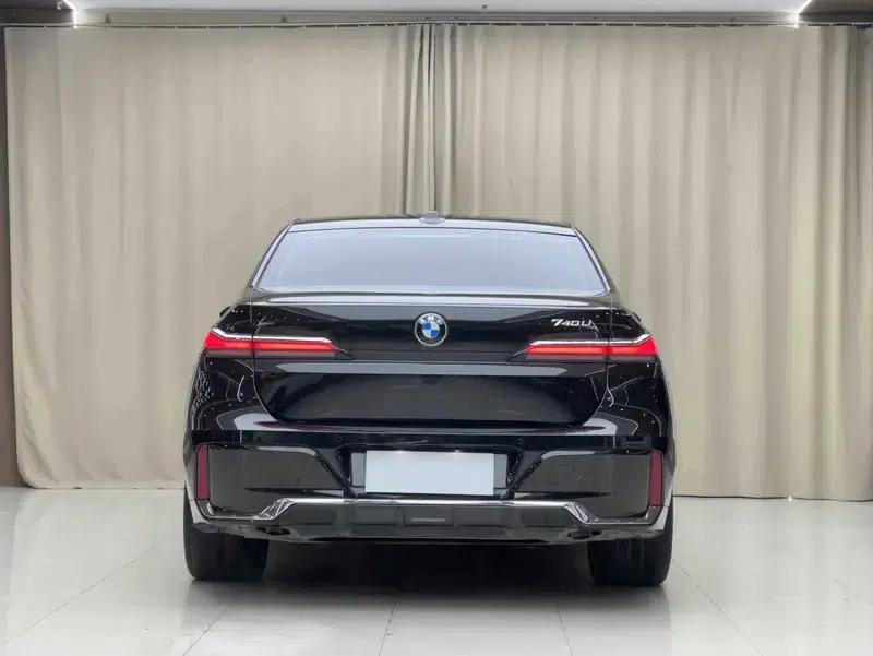 2023 BMW 7 Series 735Li M Sport Package — миниатюра 5