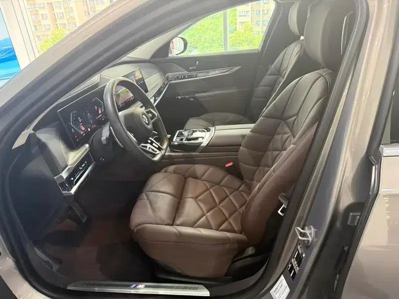 2023 BMW 7 Series 740Li Leading Edition M Sport Package — миниатюра 22