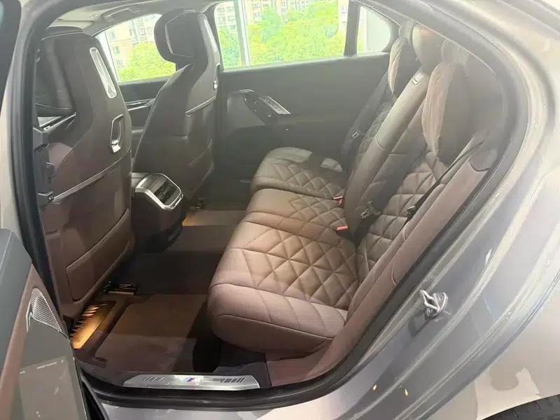 2023 BMW 7 Series 740Li Leading Edition M Sport Package — миниатюра 23