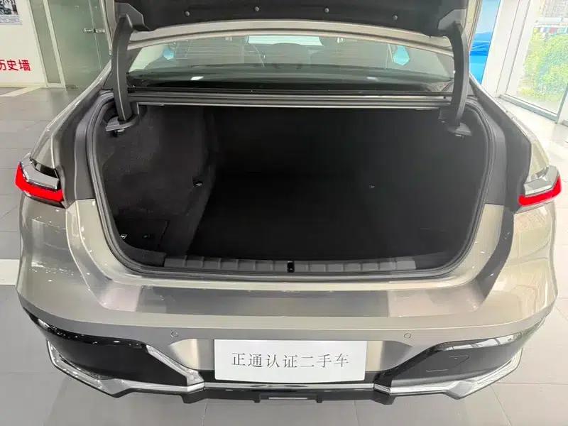 2023 BMW 7 Series 740Li Leading Edition M Sport Package — миниатюра 27