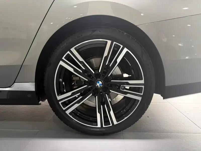 2023 BMW 7 Series 740Li Leading Edition M Sport Package — миниатюра 7