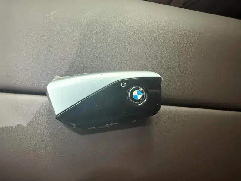 2023 BMW 7 Series 740Li Leading Edition M Sport Package — миниатюра 9