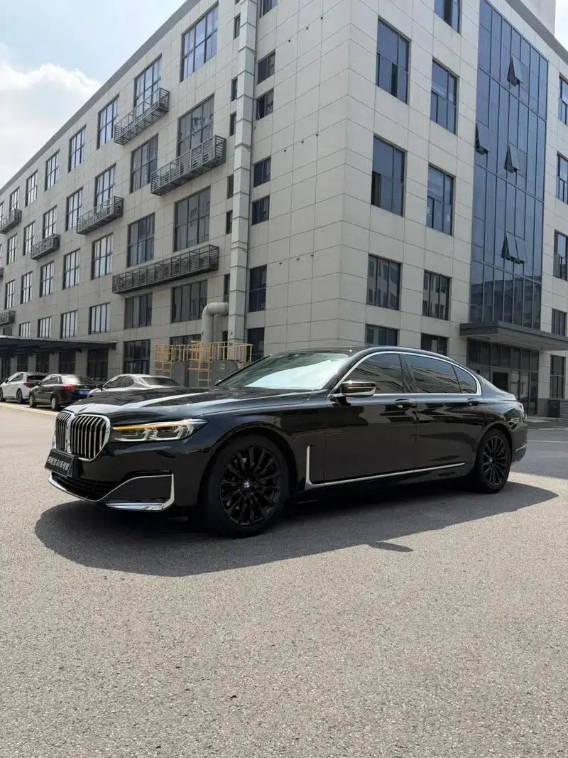 2021 BMW 7 Series 730Li Luxury Package — миниатюра 1