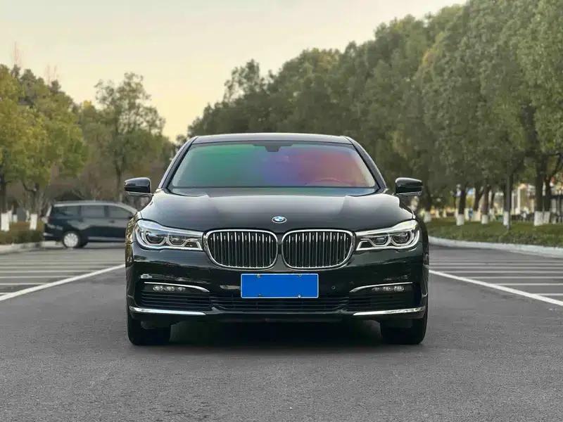 2017 BMW 7 Series 730Li Leading Edition — миниатюра 2