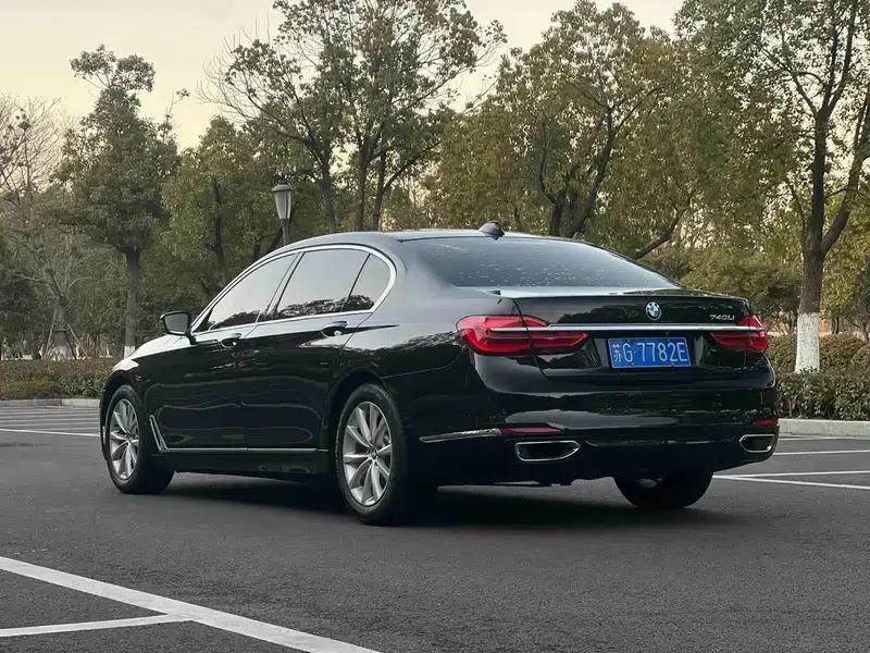 2017 BMW 7 Series 730Li Leading Edition — миниатюра 4