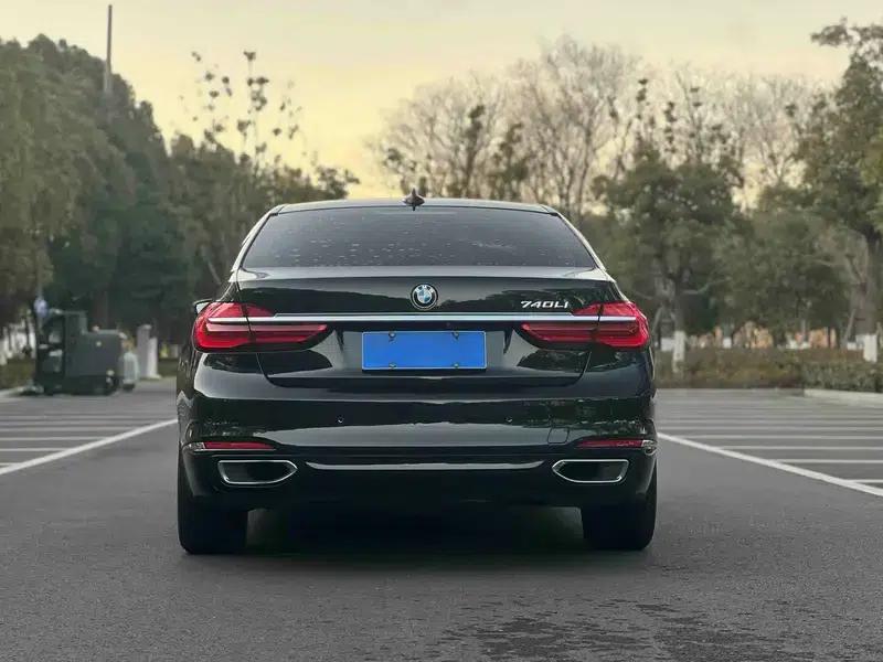 2017 BMW 7 Series 730Li Leading Edition — миниатюра 5