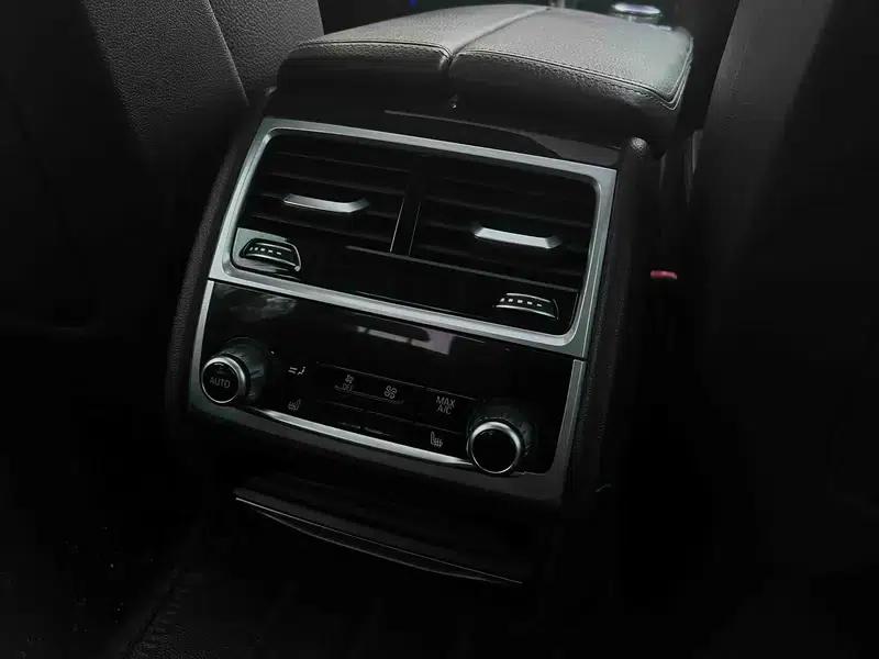 2017 BMW 7 Series 730Li Leading Edition — миниатюра 7
