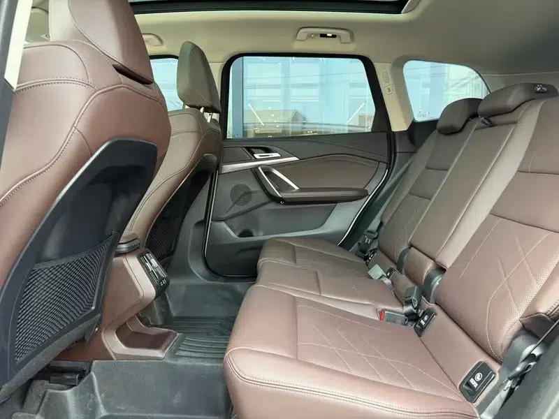 BMW X1 2023 sDrive25Li M Sport Package — миниатюра 12
