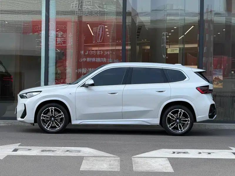 BMW X1 2023 sDrive25Li M Sport Package — миниатюра 3