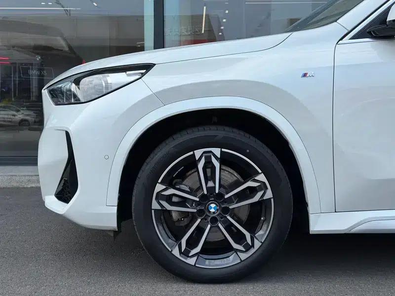 BMW X1 2023 sDrive25Li M Sport Package — миниатюра 6