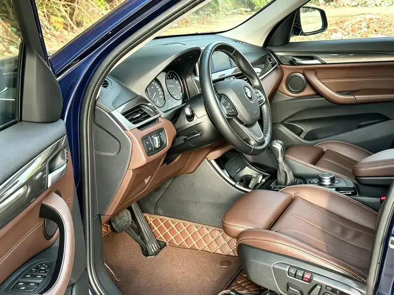 BMW X1 2018 xDrive20Li Luxury — миниатюра 8