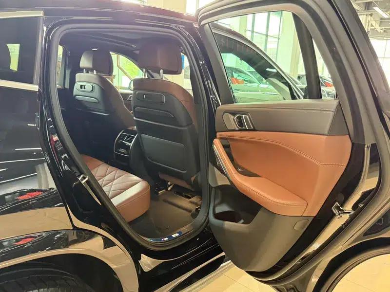 BMW X6 2023 xDrive40i Luxury M Sport Package — миниатюра 17