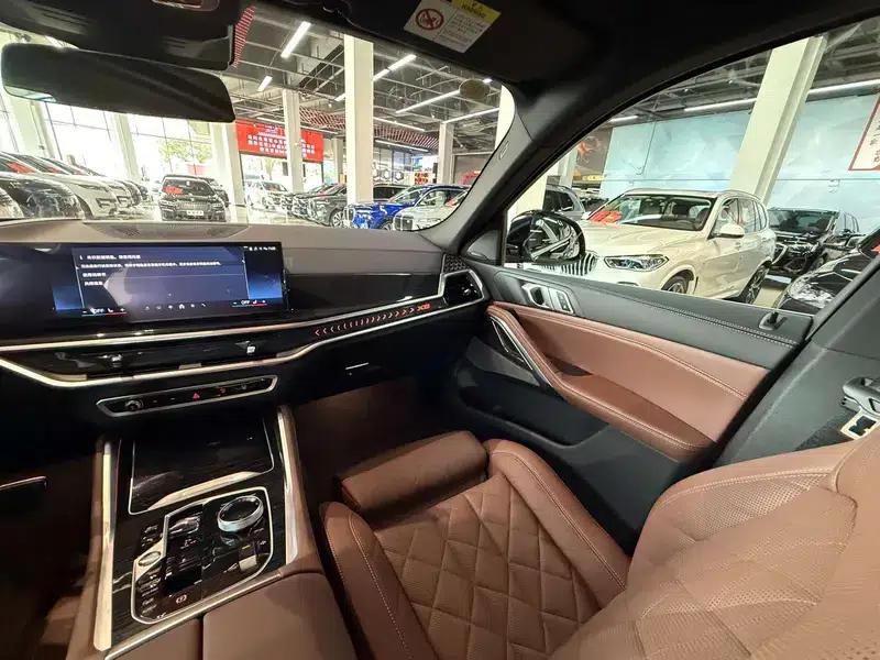 BMW X6 2023 xDrive40i Luxury M Sport Package — миниатюра 24