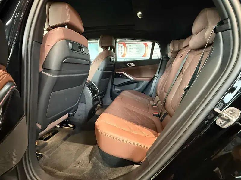 BMW X6 2023 xDrive40i Luxury M Sport Package — миниатюра 27