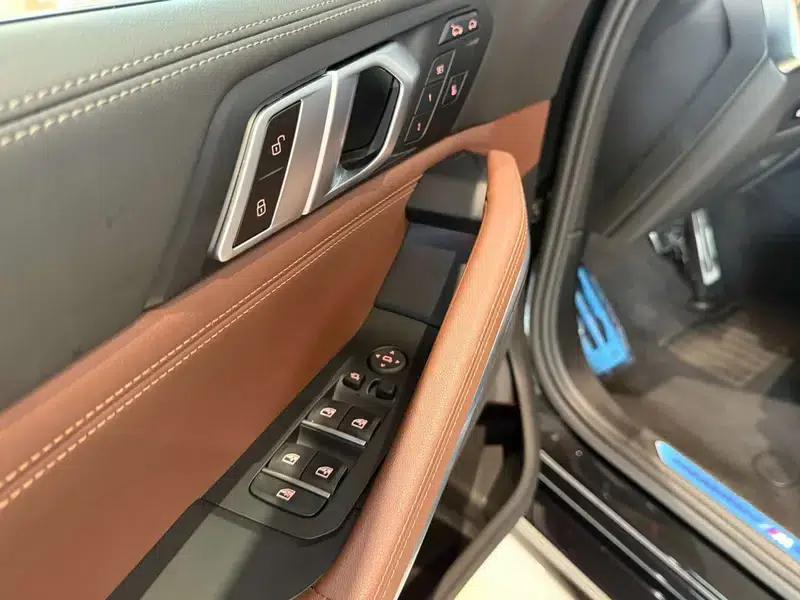 BMW X6 2023 xDrive40i Luxury M Sport Package — миниатюра 30