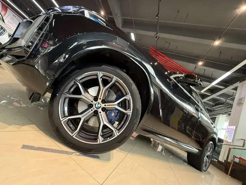 BMW X6 2023 xDrive40i Luxury M Sport Package — миниатюра 7