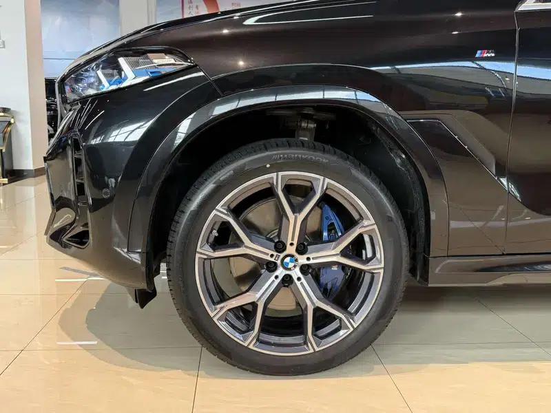 BMW X6 2023 xDrive40i Luxury M Sport Package — миниатюра 9