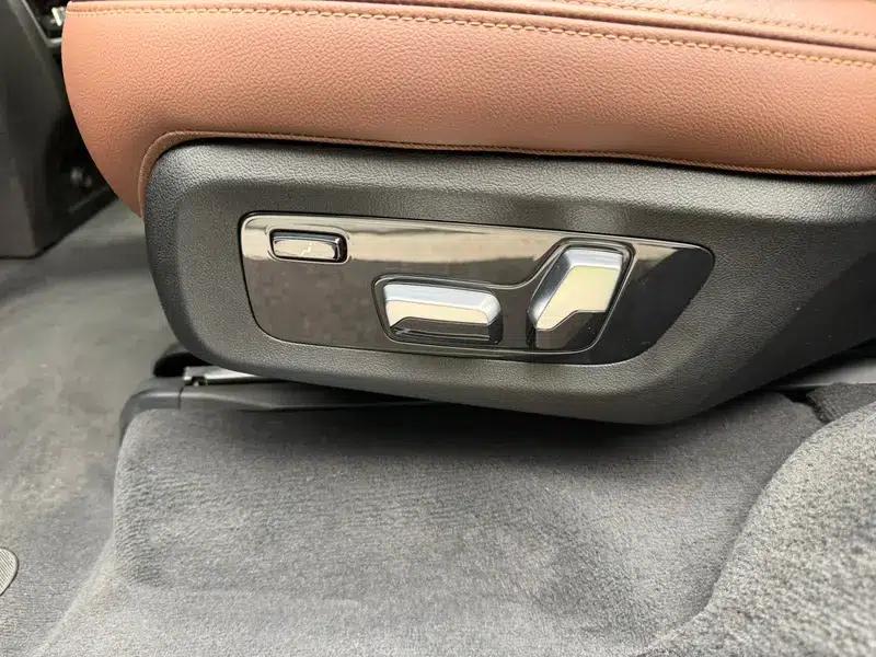 BMW X7 2020 xDrive40i Leading Luxury Package — миниатюра 9