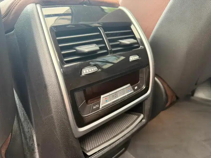 BMW X7 2020 xDrive40i Leading Luxury Package — миниатюра 10