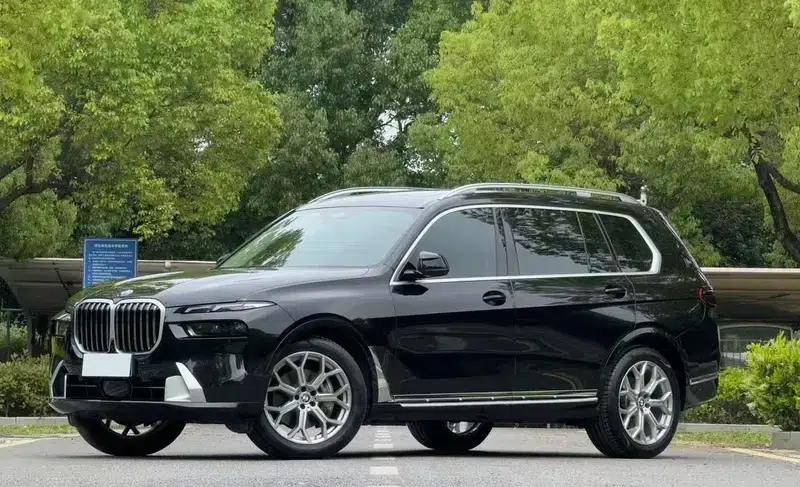 BMW X7 2023 xDrive40i Leading Luxury Package — миниатюра 1