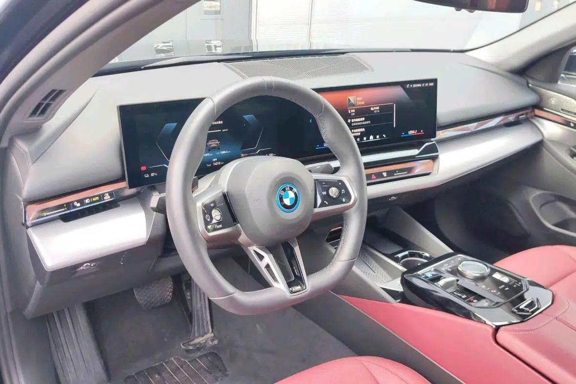 BMW i5 2025 eDrive40L M Sport Package — миниатюра 7