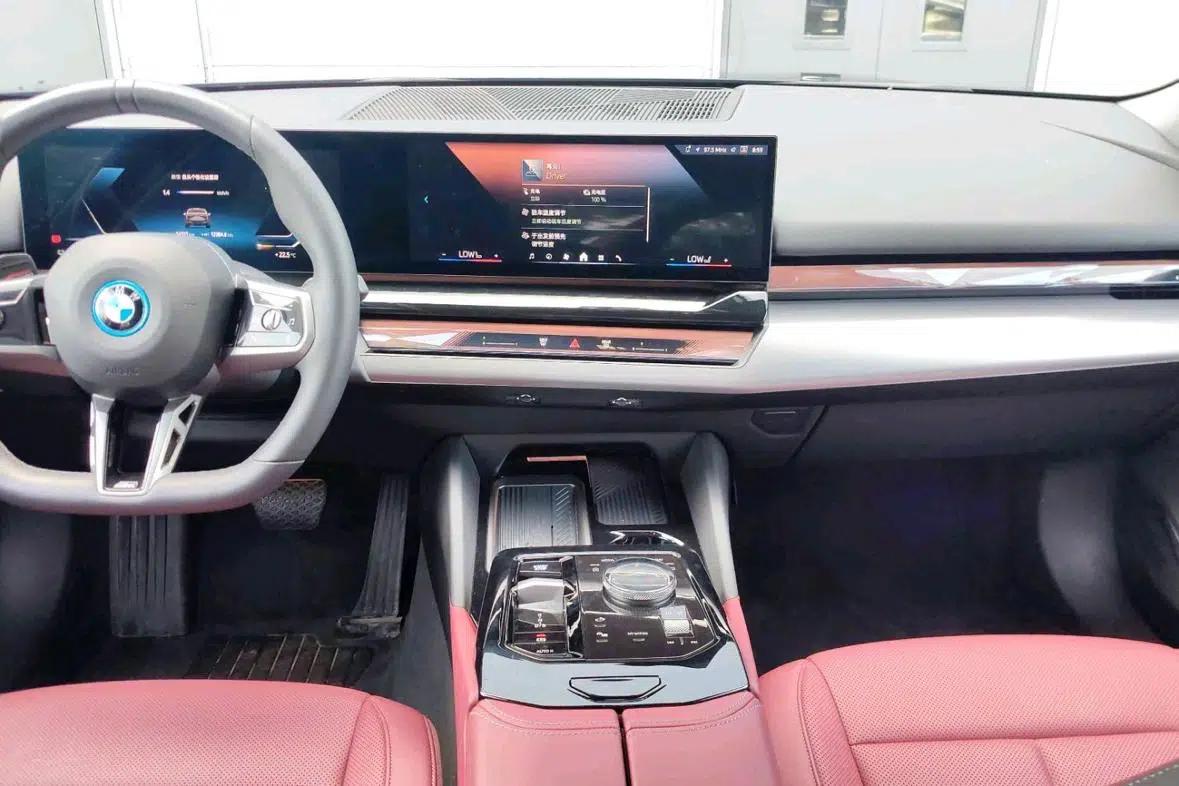 BMW i5 2025 eDrive40L M Sport Package — миниатюра 8