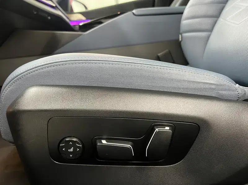 BMW i5 2024 eDrive35L Premium M Sport Package — миниатюра 24