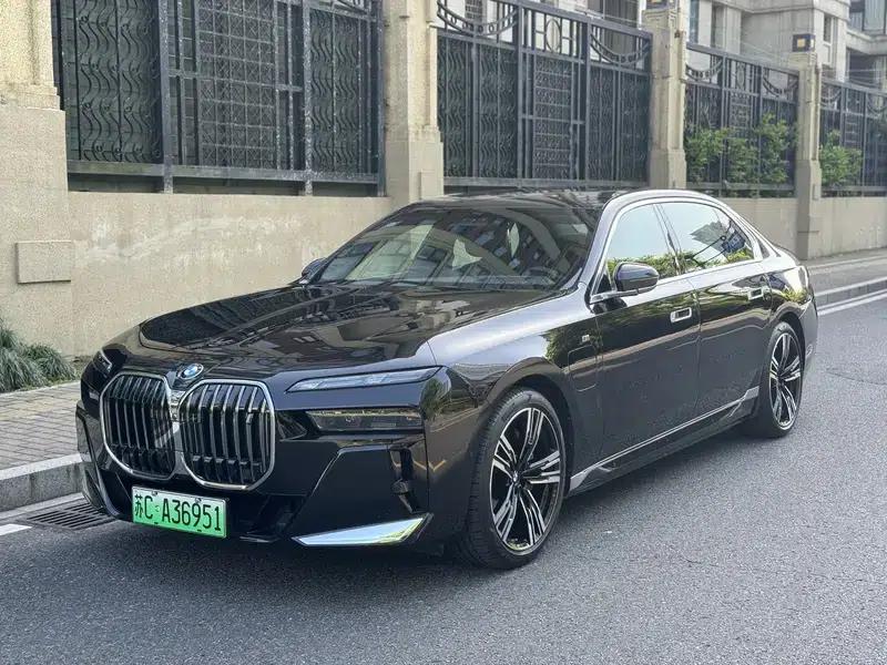 BMW i7 2023 eDrive50L Premium M Sport Package — миниатюра 1