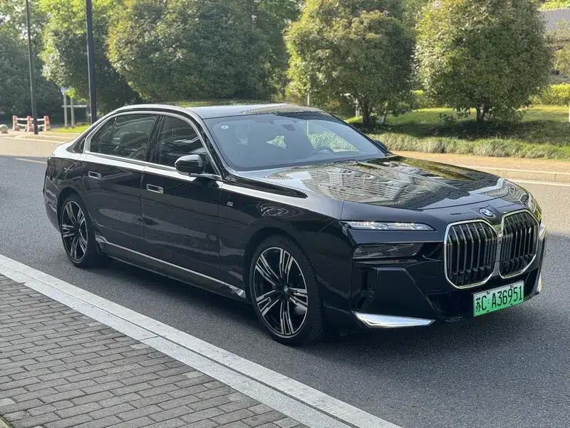 BMW i7 2023 eDrive50L Premium M Sport Package — миниатюра 2