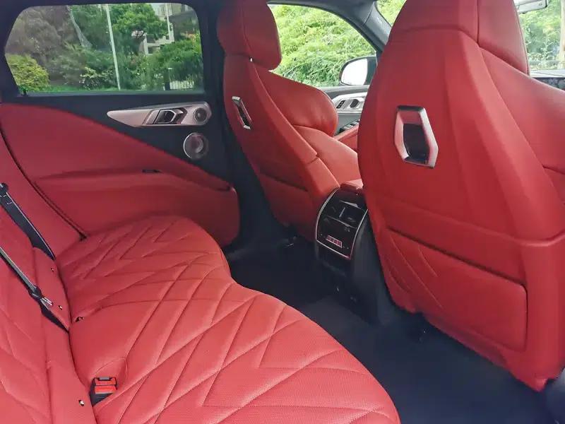 BMW XM 2023 50e — миниатюра 28