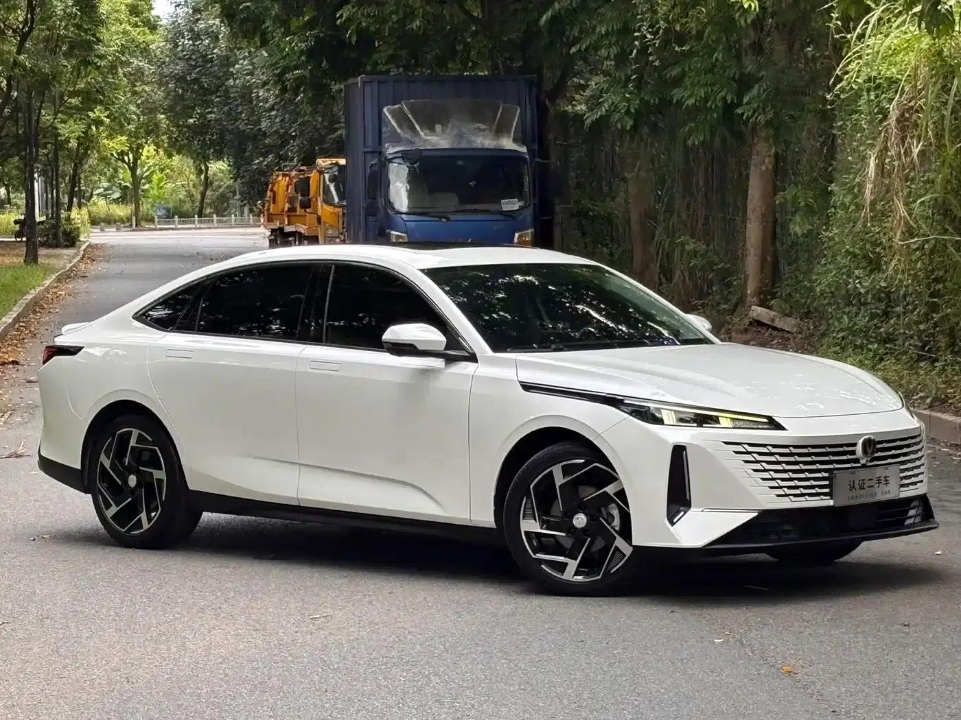 Yida 2023 Blue Whale NE 1.5T GDI DCT Flagship Edition — миниатюра 3