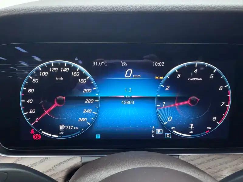 2023 Mercedes-Benz E-Class E 260 L Sedan — миниатюра 15