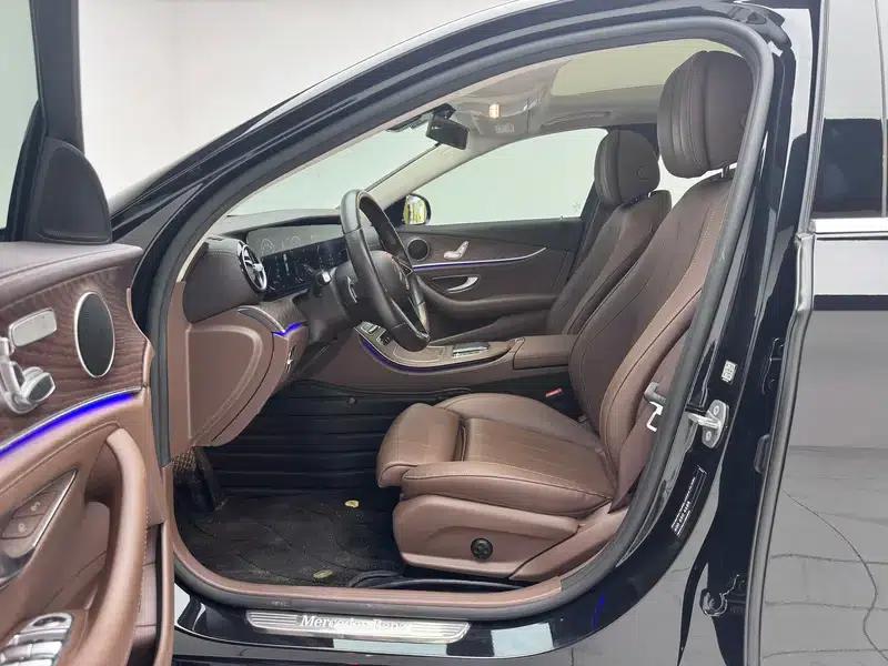 2023 Mercedes-Benz E-Class E 260 L Sedan — миниатюра 17