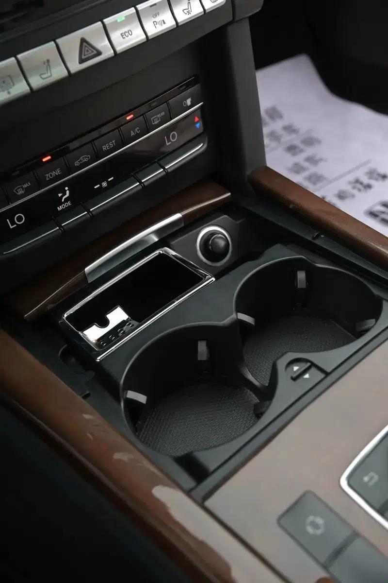 2015 Mercedes-Benz E-Class E 320 L Luxury 4MATIC — миниатюра 12