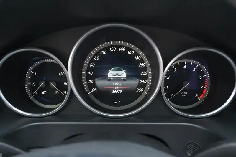 2015 Mercedes-Benz E-Class E 320 L Luxury 4MATIC — миниатюра 17