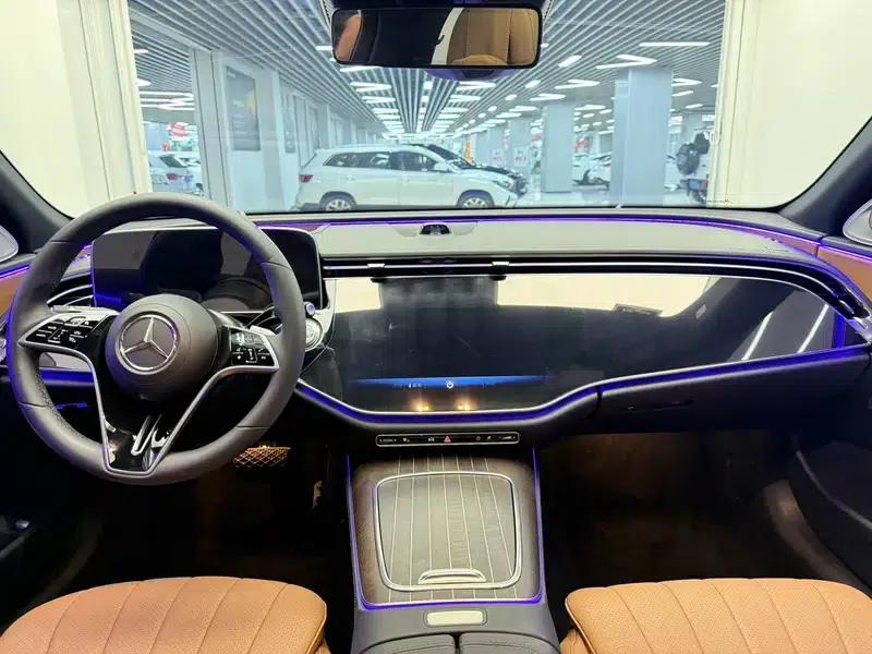 Mercedes-Benz E-Class 2024 E 300 L Premium Sedan — миниатюра 13