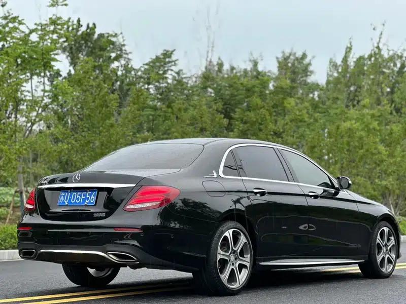 2017 Mercedes-Benz E-Class E 300 L Luxury — миниатюра 6