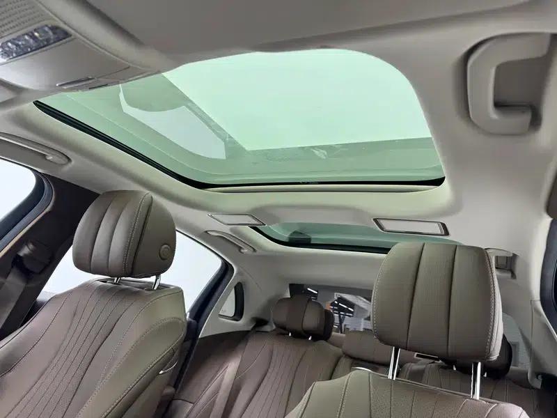 2023 Mercedes-Benz E-Class E 260 L Sedan — миниатюра 24